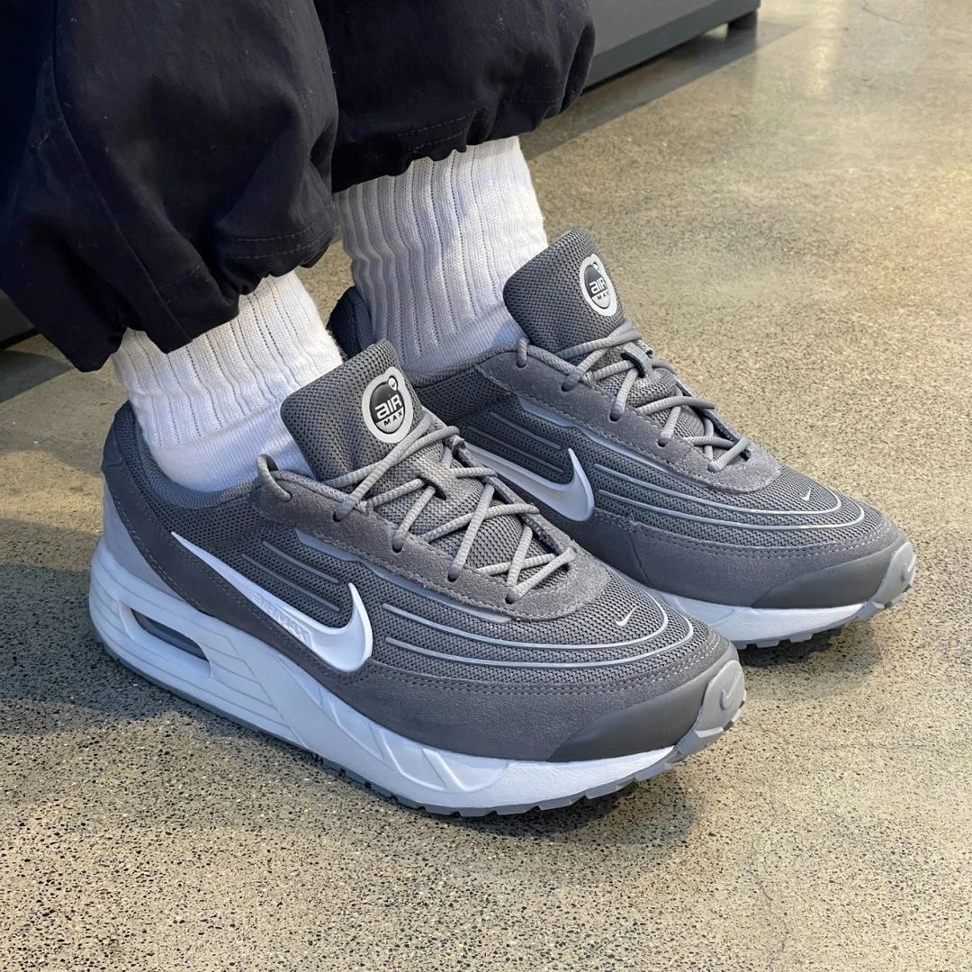 NIKE/耐克运动鞋子男款AIR MAX气垫减震百搭舒适跑鞋FV1302-005