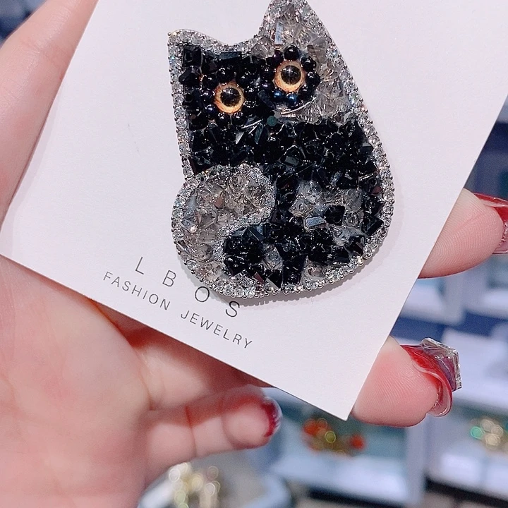 锆石铜合金黑猫胸针