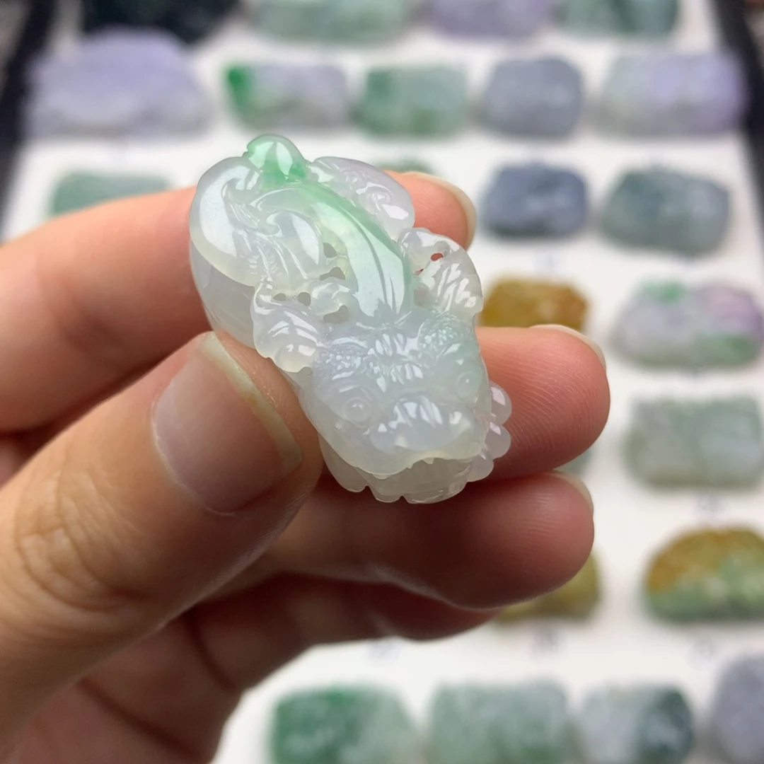 翡翠未镶嵌颈饰天然缅甸翡翠貔貅吊坠