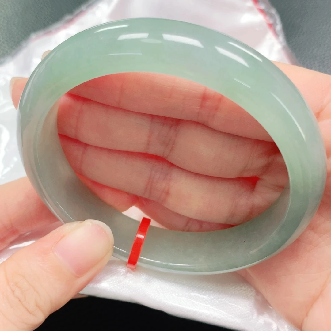 翡翠手镯未镶嵌59圈