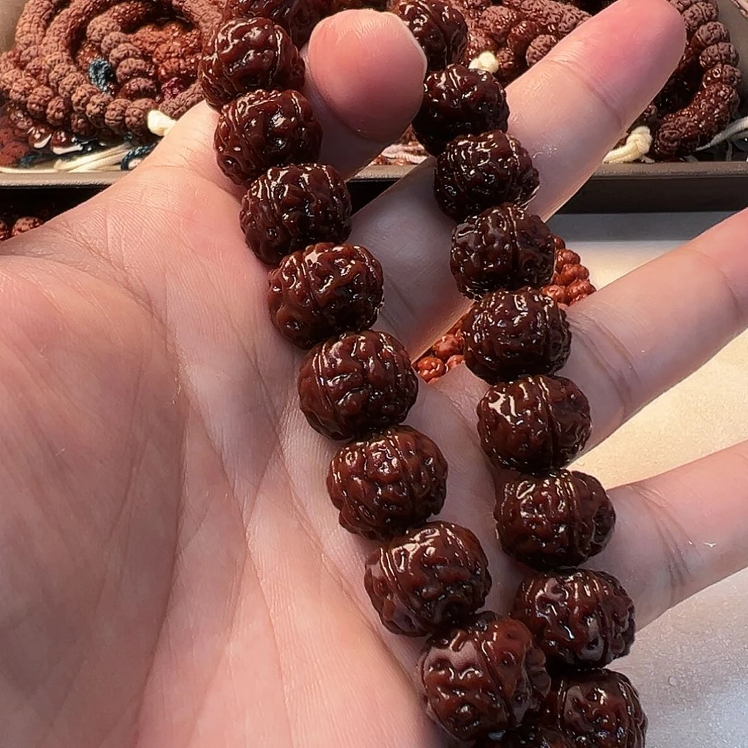 金刚菩提吊坠老树王手持15