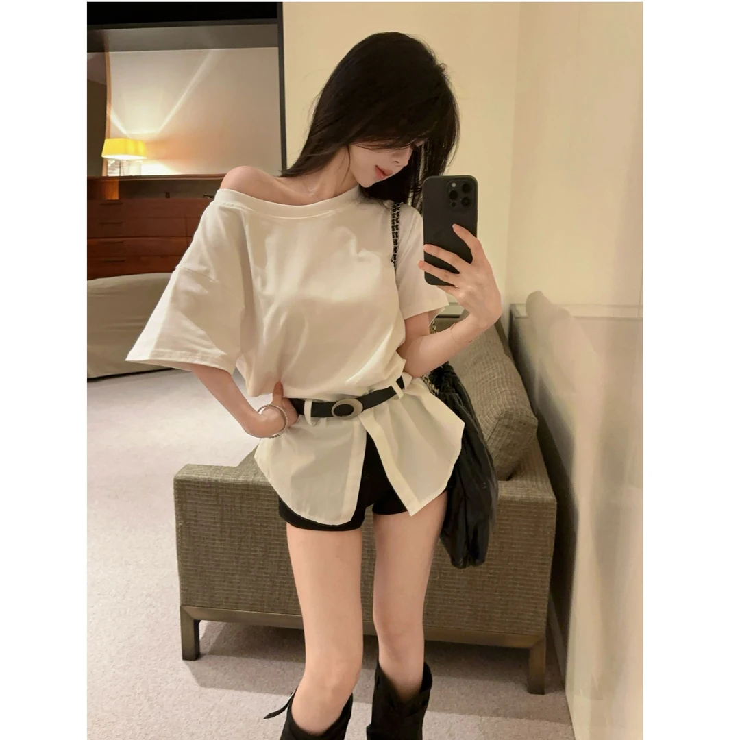 夏季新款斜肩短袖T恤女设计感露肩上衣配腰带百搭黑色短裤