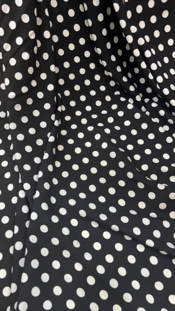 精梳棉棉绸！黑底白色点数码花1.45幅宽