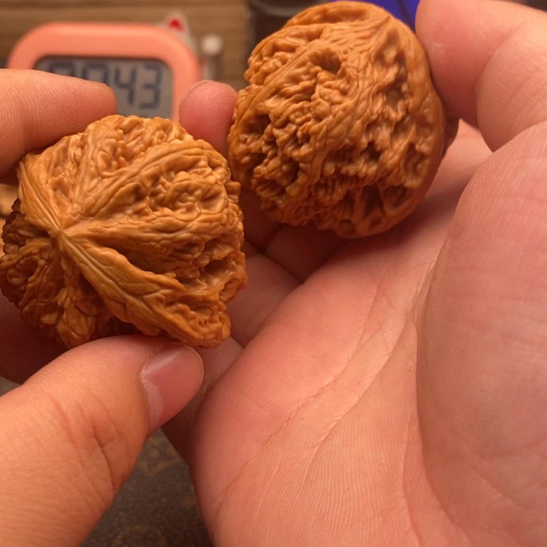 文玩核桃吊坠元宝