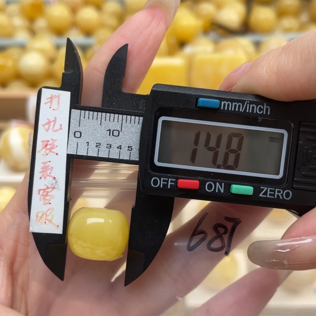 蜜蜡裸石未镶嵌物**墨蜜蜡