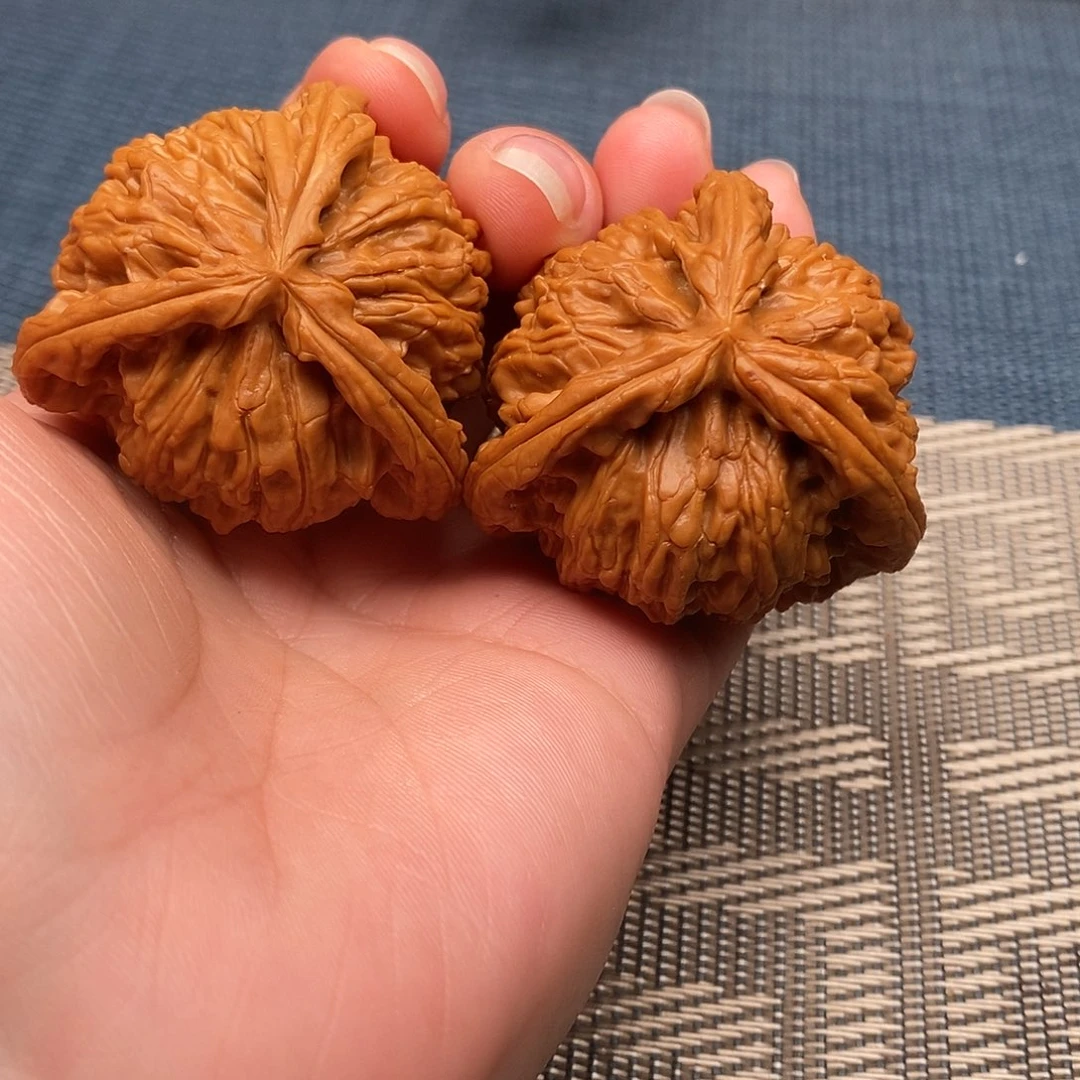 司***马文玩核桃吊坠三棱