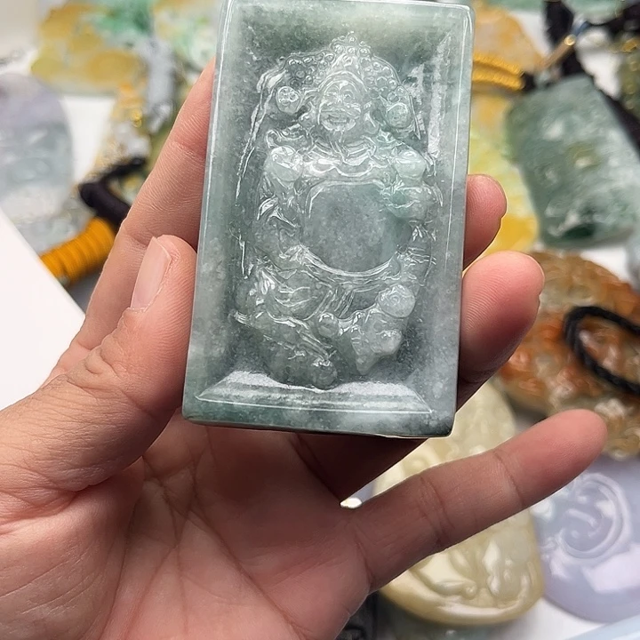 翡翠未镶嵌颈饰挂件