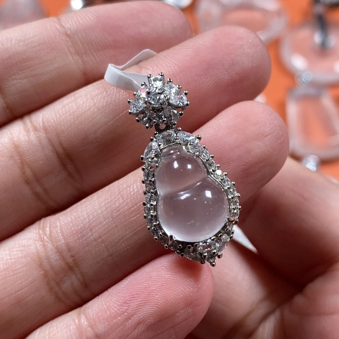 石英质玉银S925镶嵌颈饰葫芦