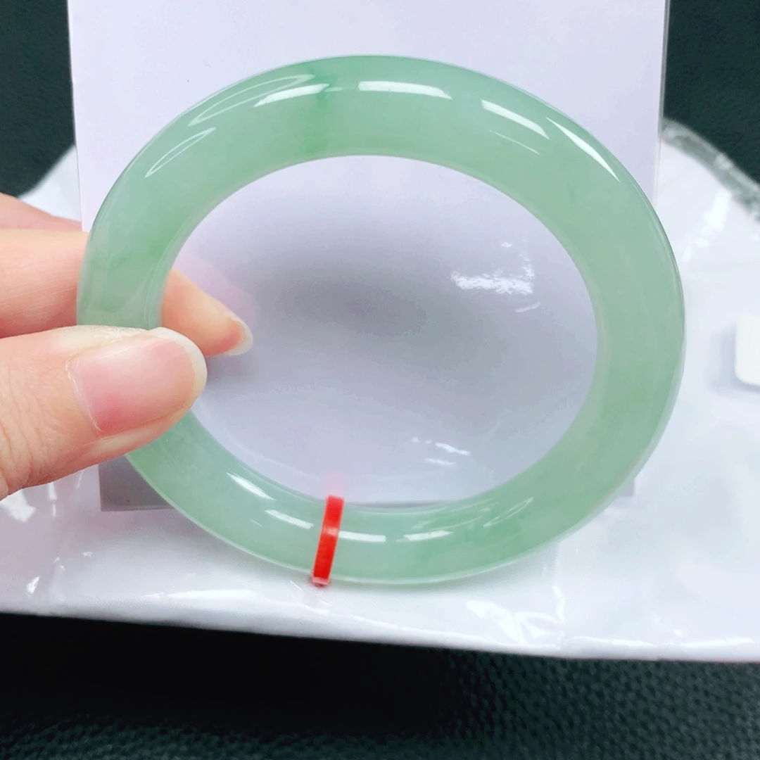 翡翠未镶嵌手镯56圈