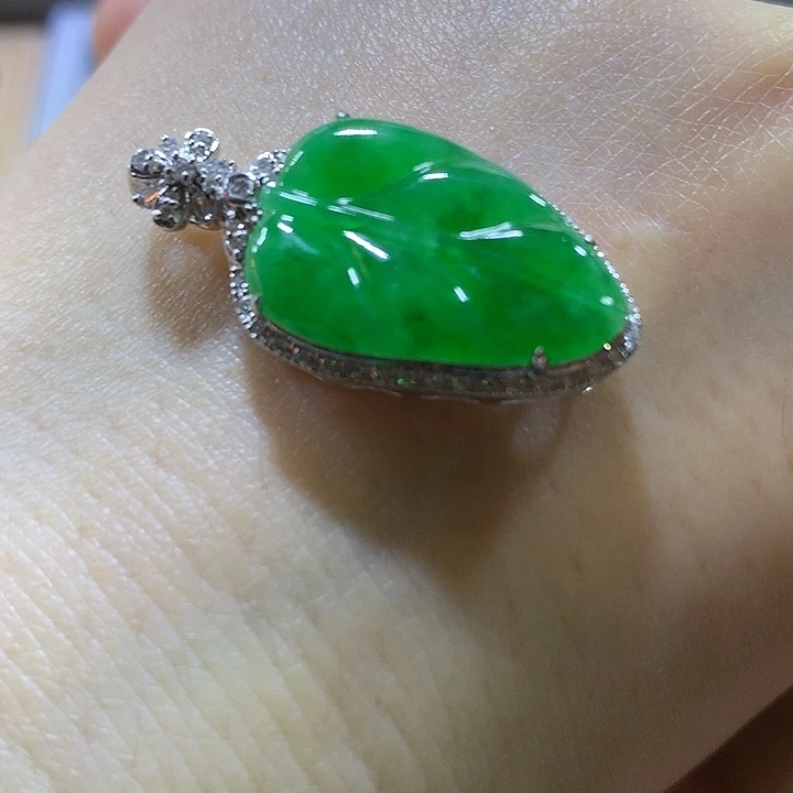 吊坠(不含链)18K金镶嵌翡翠