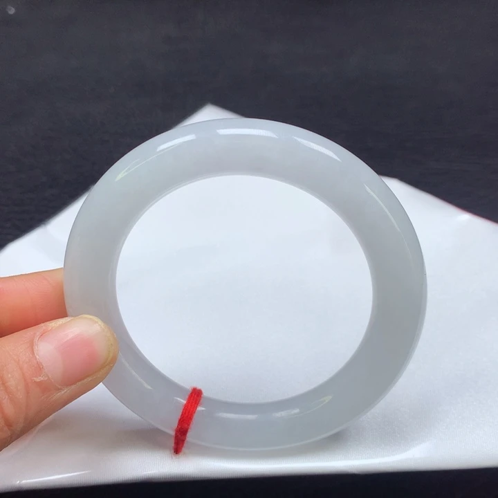 翡翠手镯（圆镯）未镶嵌54圈