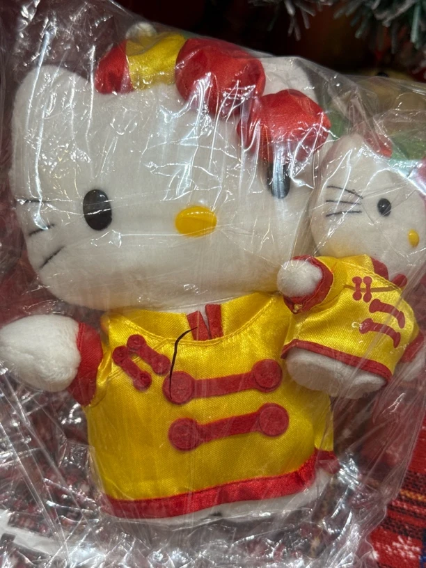 晚上吃啥专拍太子kitty公仔