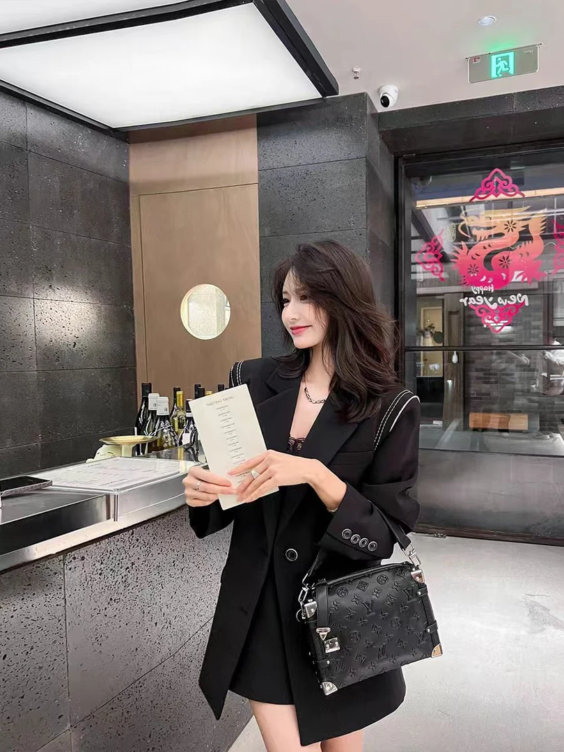 衣长67    9328【虚线轨迹】外套