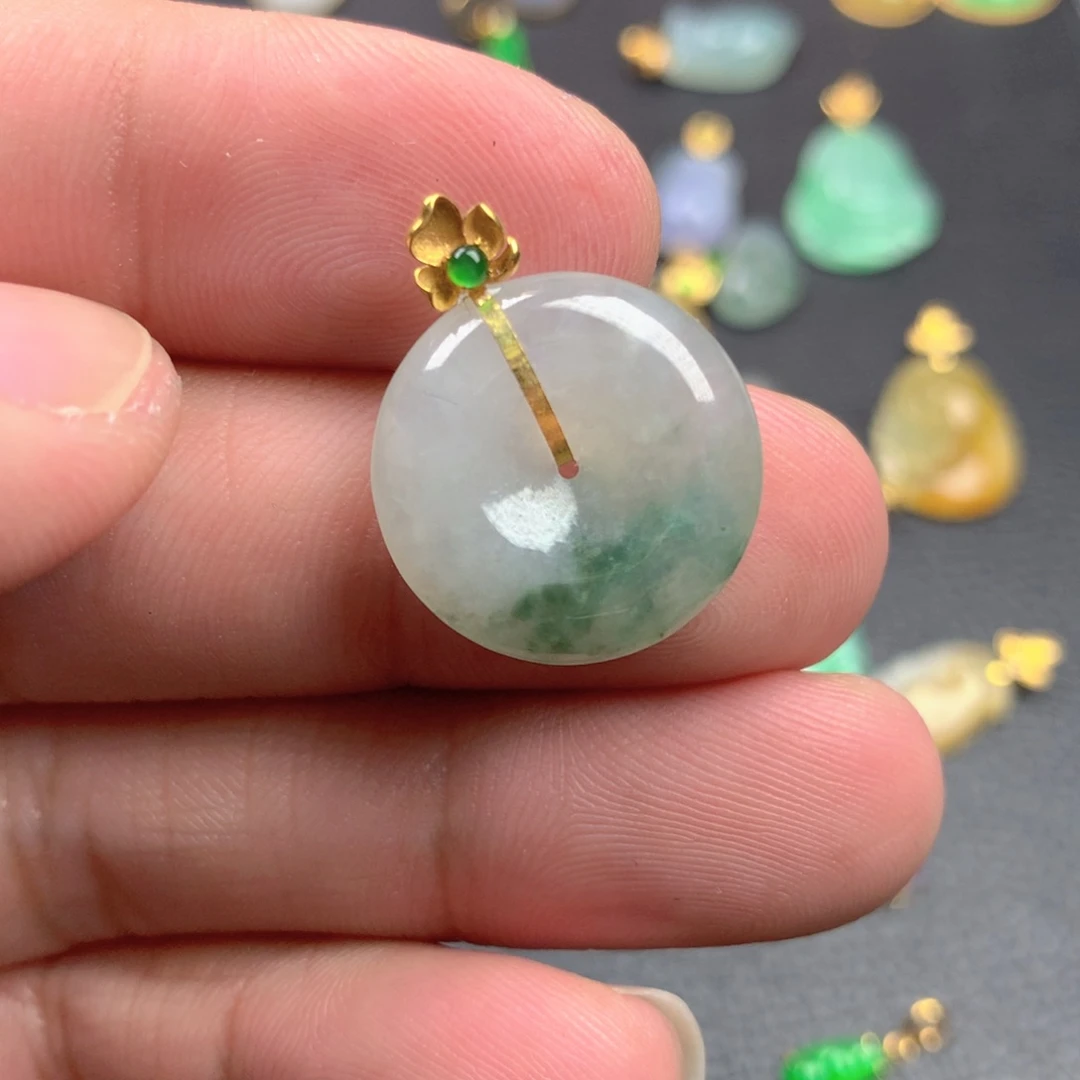 【闪购商品】颈饰18K金镶嵌翡翠翡翠