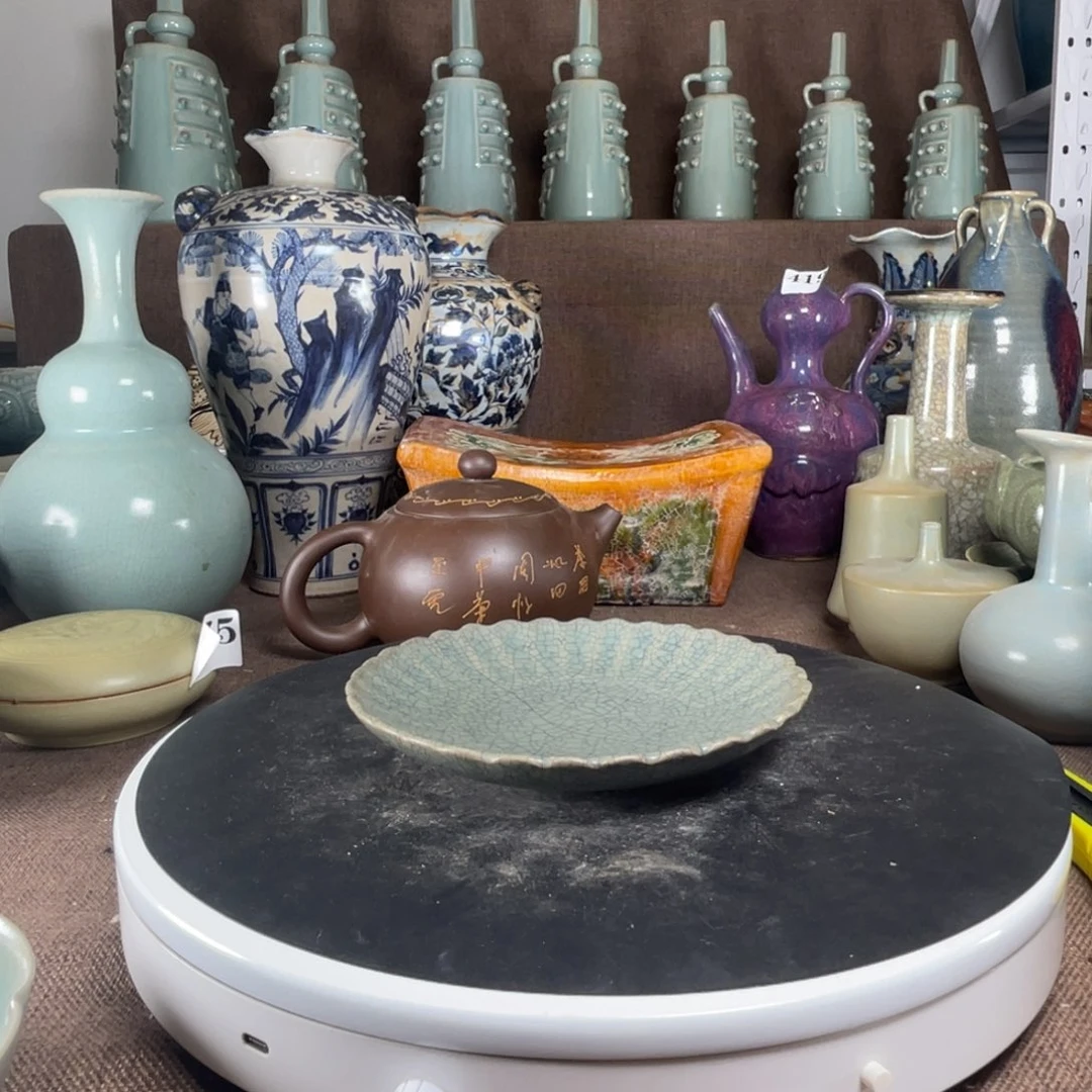 窑631汝窑葵口盘一个