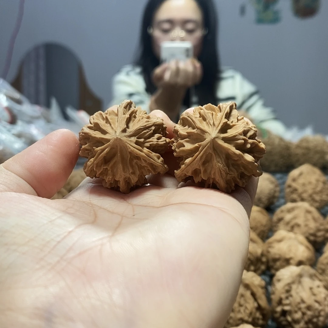 吊坠桃核岐山三棱