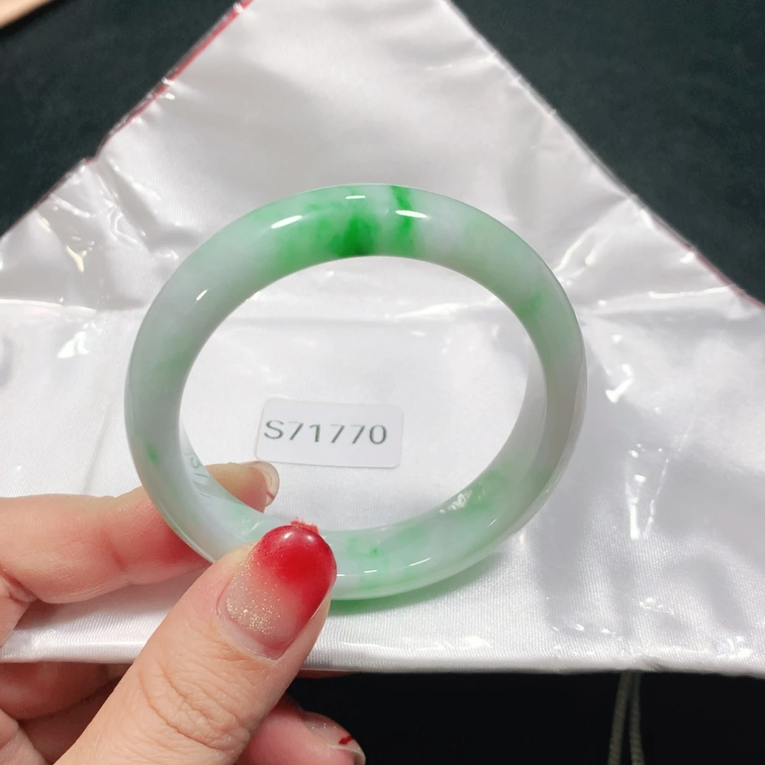 翡翠未镶嵌手镯S71770-03