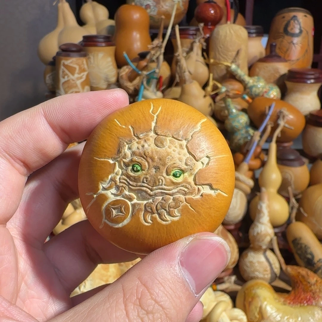 有机玻璃金蟾雕刻