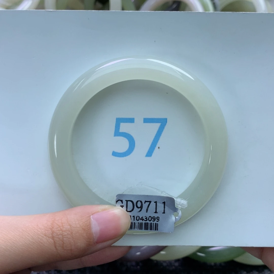 和田玉手镯未镶嵌合****工