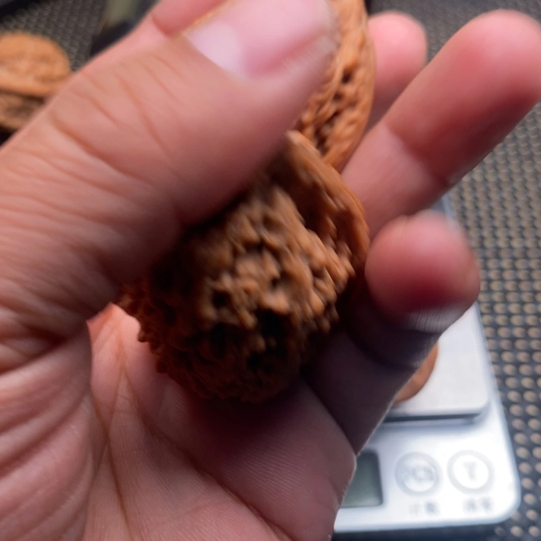 梦***、文玩核桃吊坠蚂蚁王