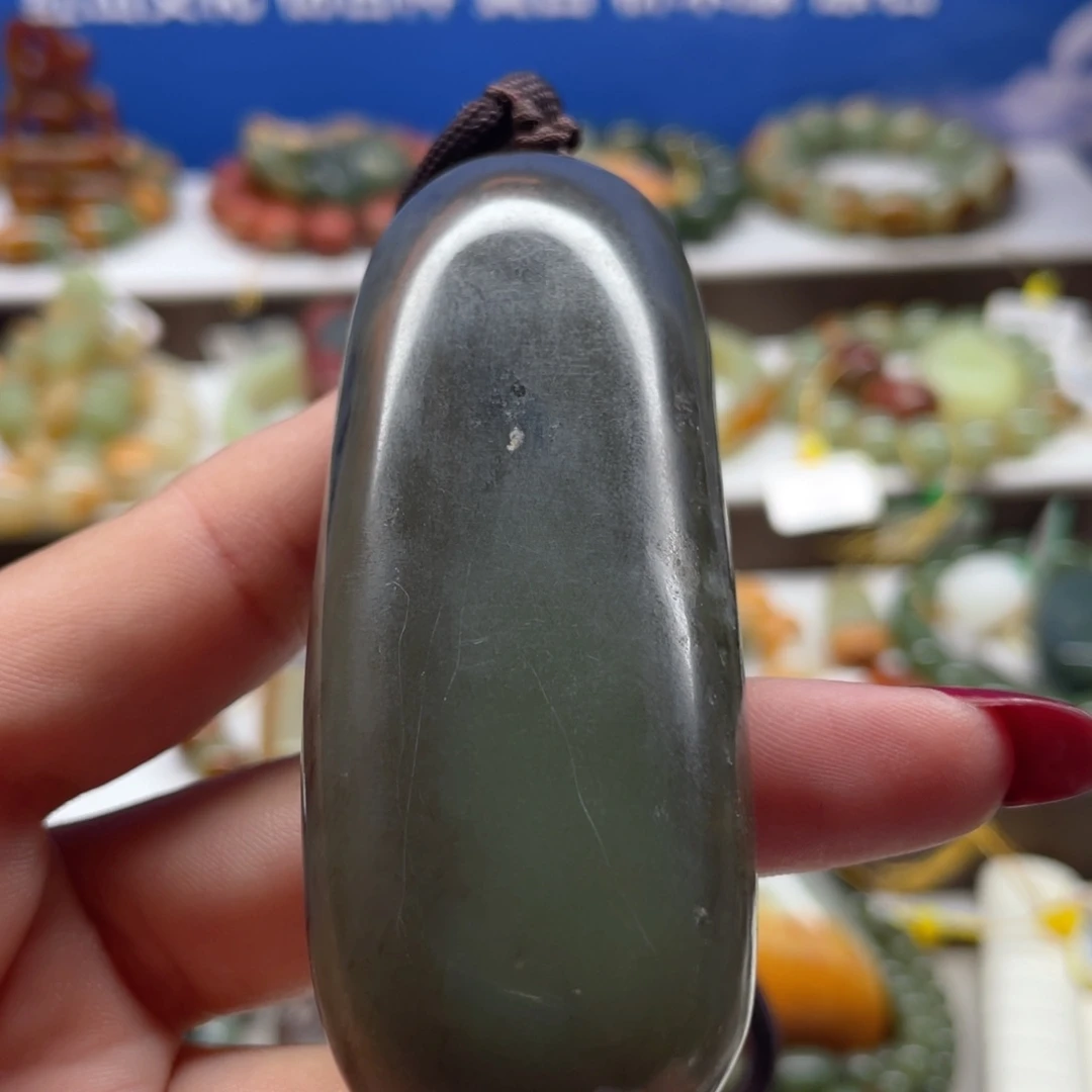 未镶嵌透闪石质玉把件