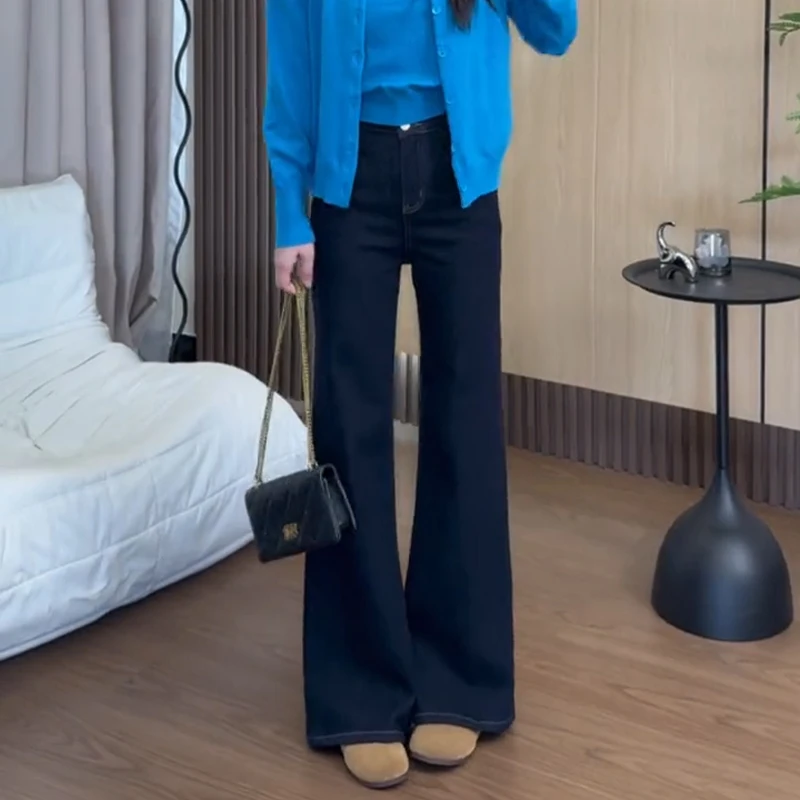 深蓝色高腰微喇牛仔裤女2025年秋季新款小个子窄版直筒显瘦喇叭裤