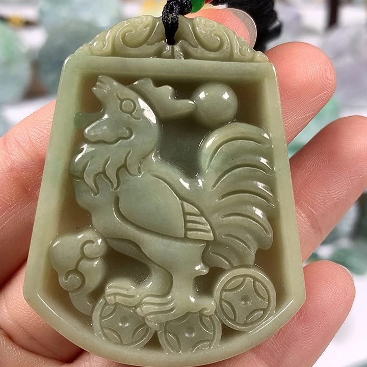 翡翠未镶嵌颈饰鸡牌福利