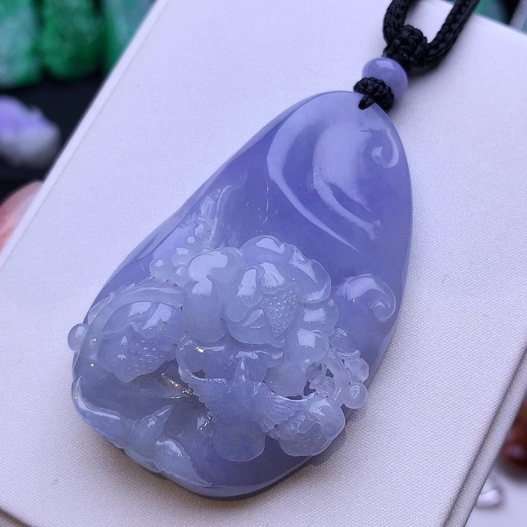 翡翠未镶嵌颈饰凤穿牡丹