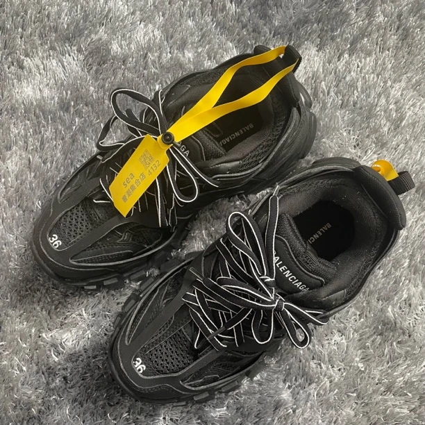 95新 Balenciaga/巴黎世家 做旧黑武士低帮 老爹鞋36/4132