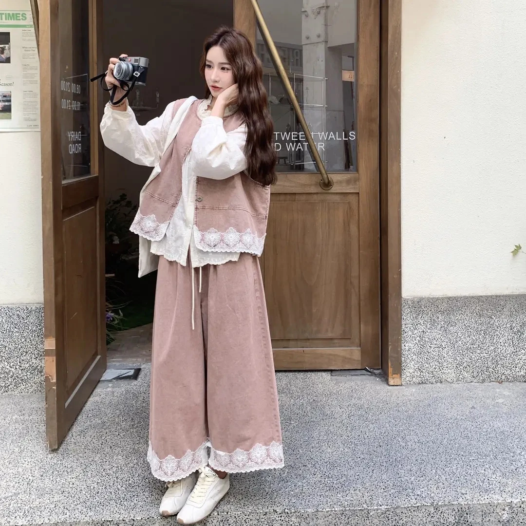 蕾丝拼接马甲套装女2025秋季新款盐甜系穿搭减龄衬衫阔腿裤三件套