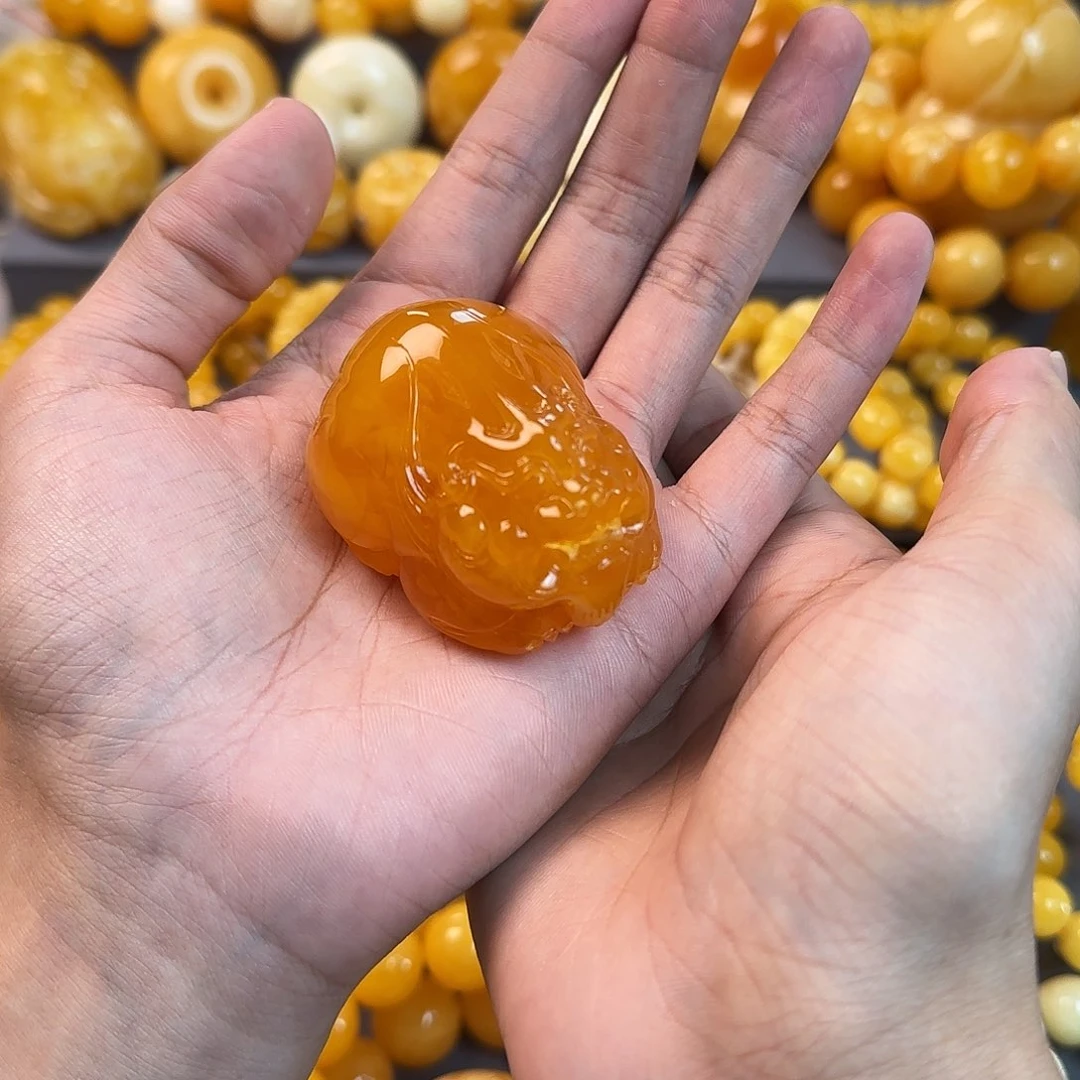 未镶嵌琥珀珠宝奇石