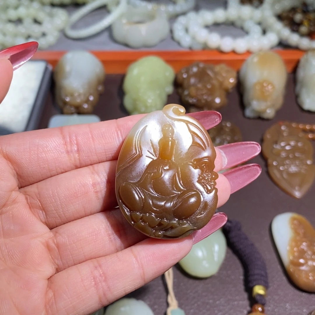 和田玉（糖玉）未镶嵌颈饰