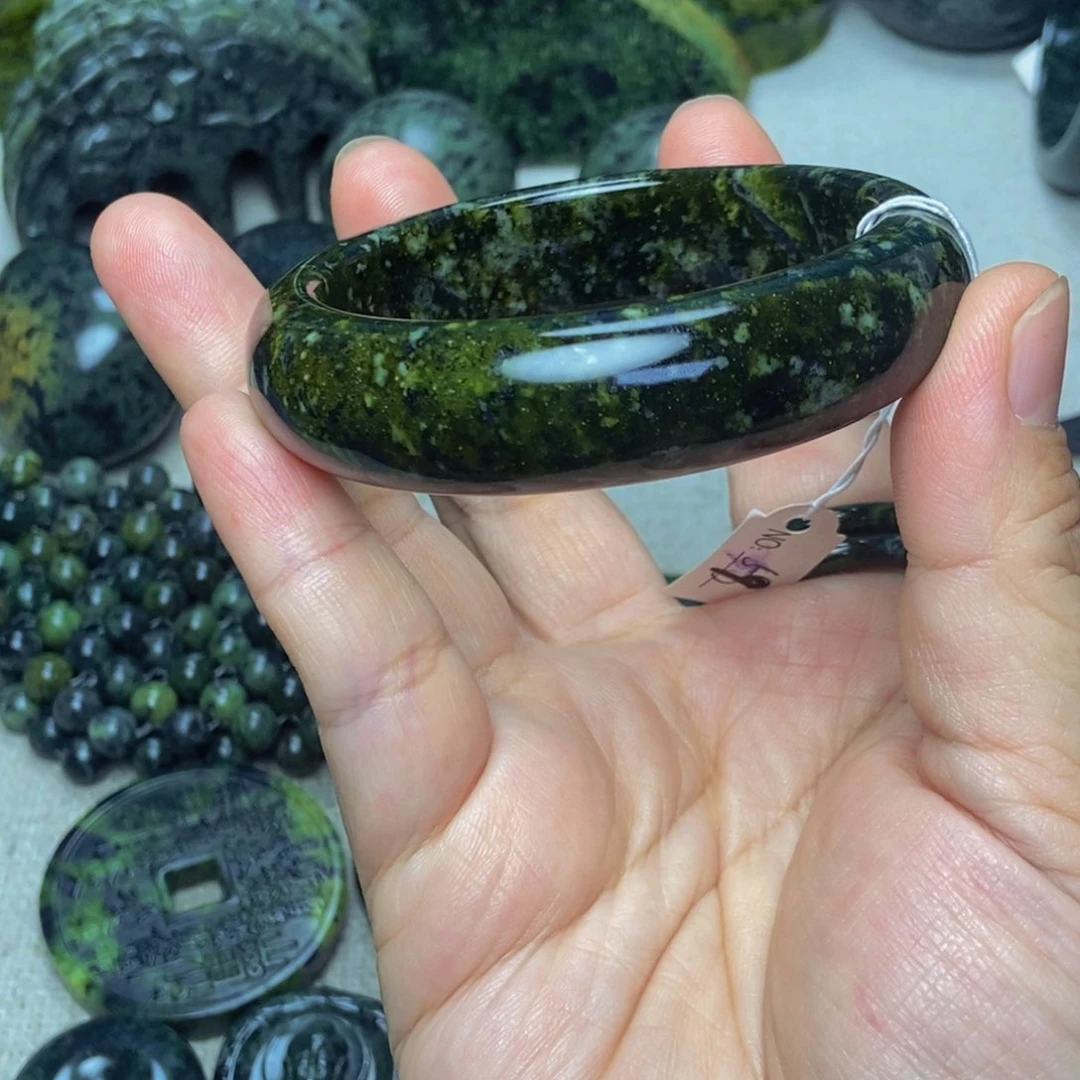 蛇纹石玉手镯未镶嵌静*