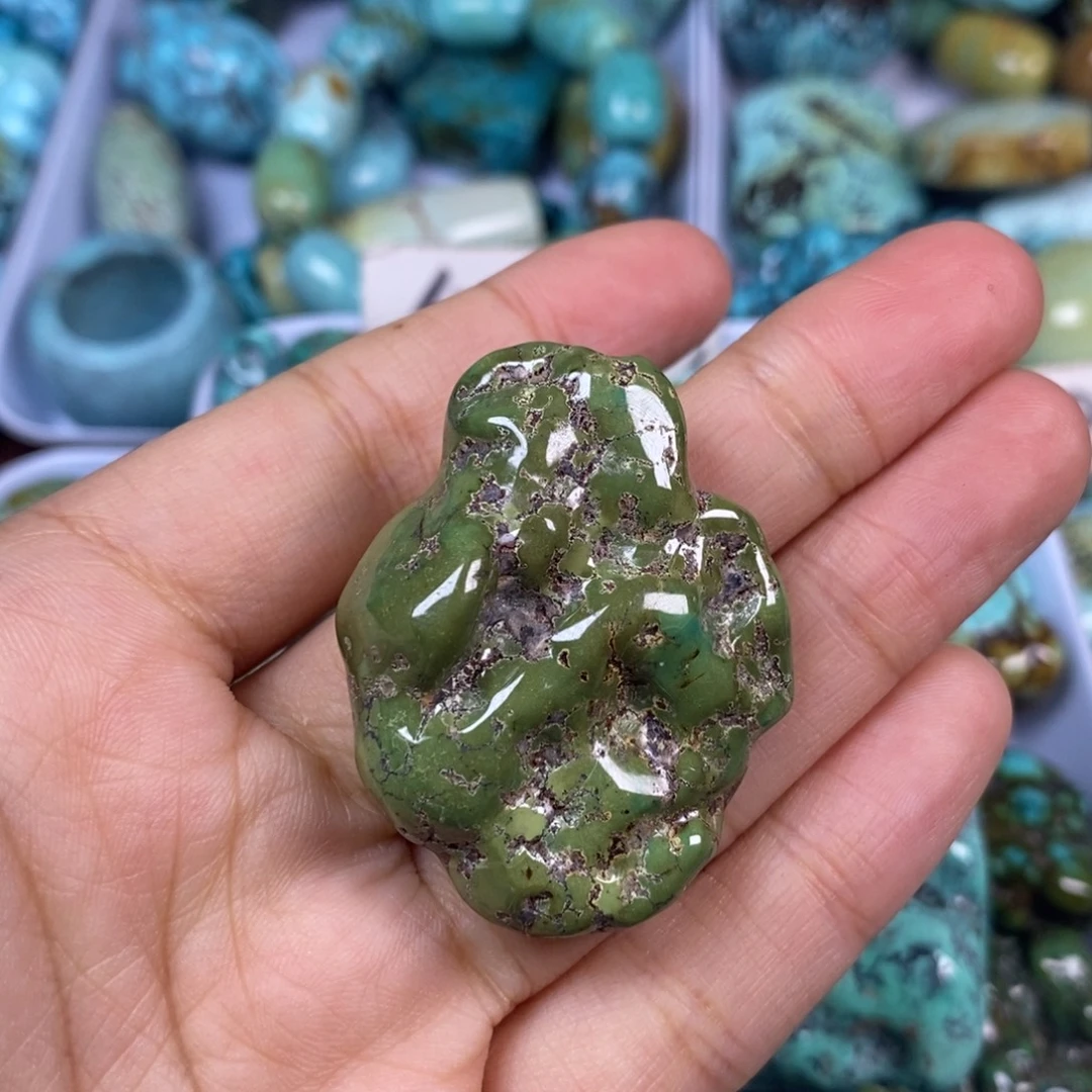 绿松石未镶嵌颈饰