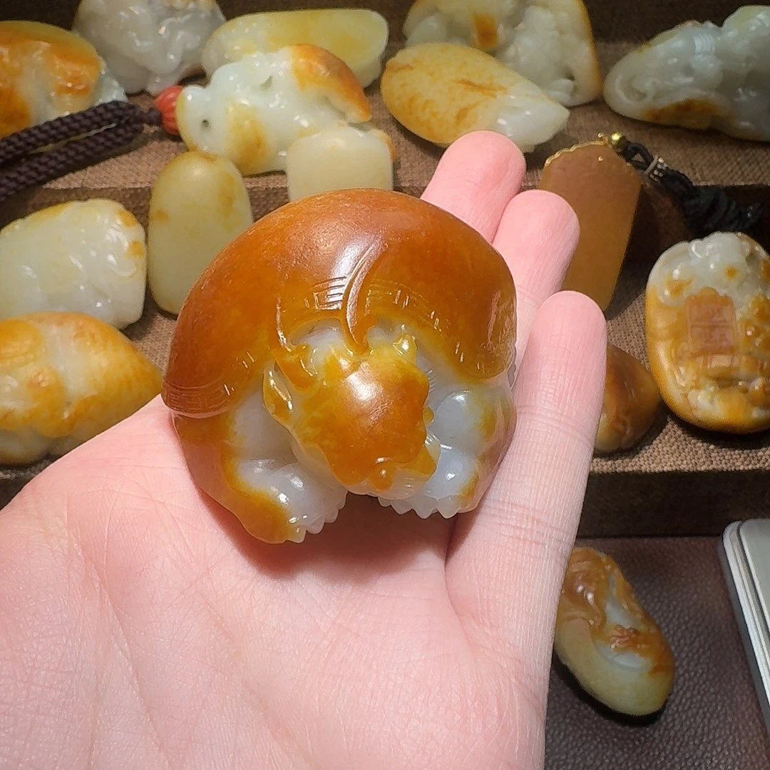 和田玉未镶嵌把件