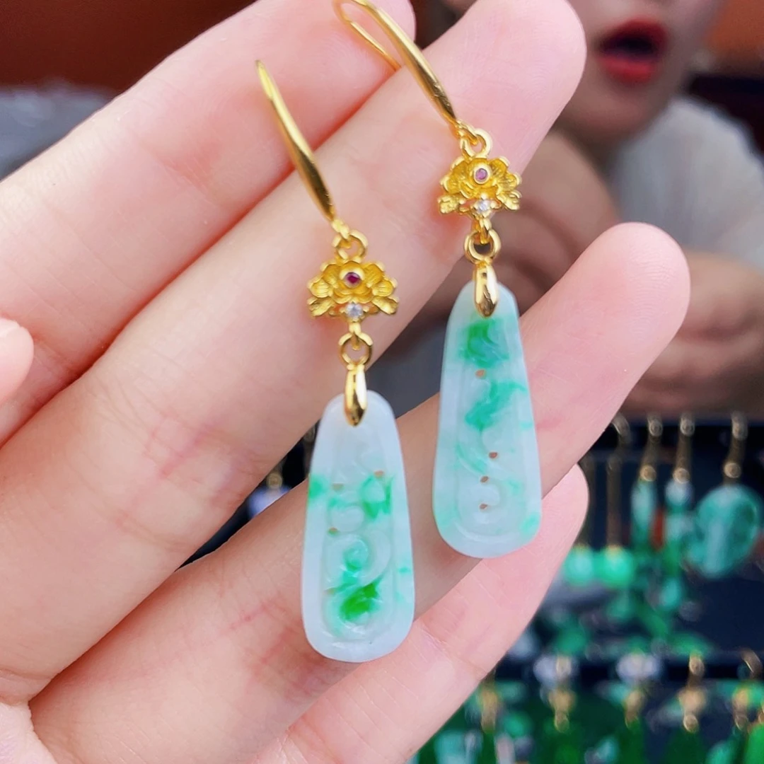 翡翠未镶嵌颈饰饰品