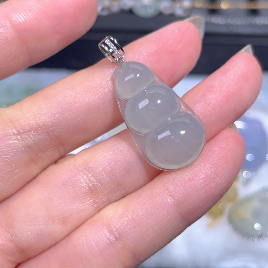 颈饰18K金镶嵌翡翠翡翠
