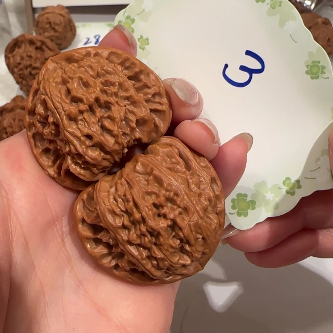 文玩核桃吊坠3号三角白4.1