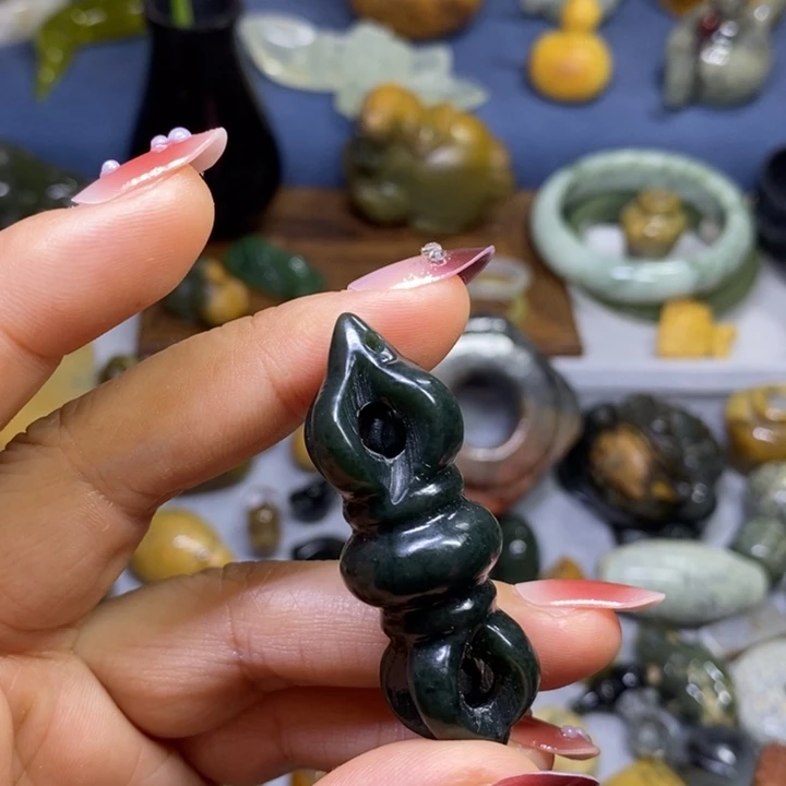 和田玉未镶嵌挂件