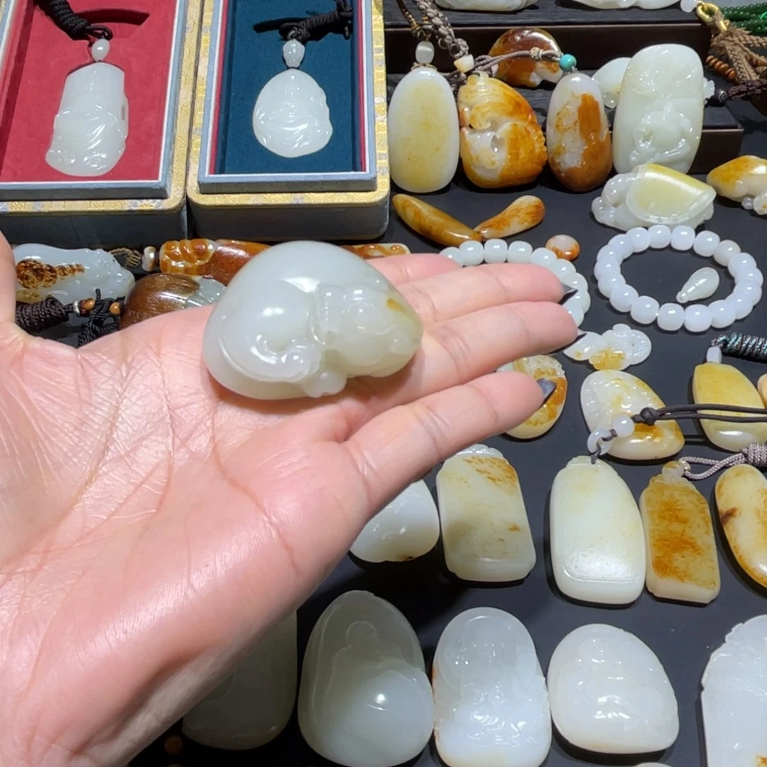 和田玉未镶嵌颈饰