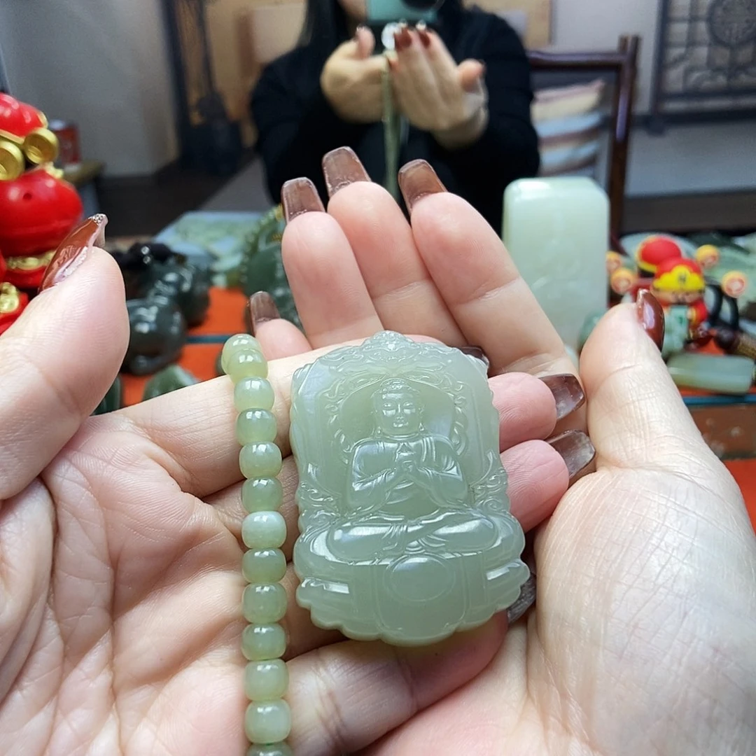 颈饰未镶嵌和田玉属羊大日如来