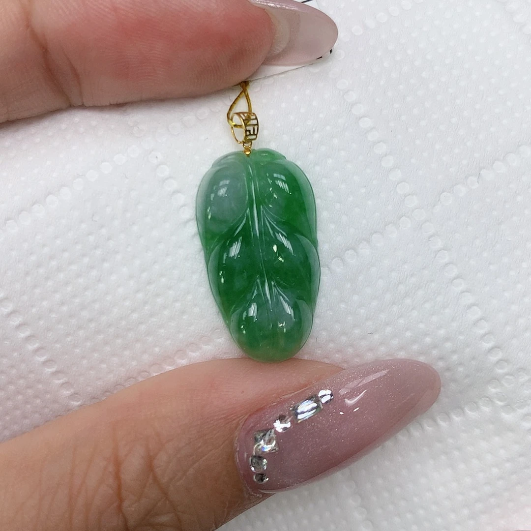颈饰18K金镶嵌翡翠
