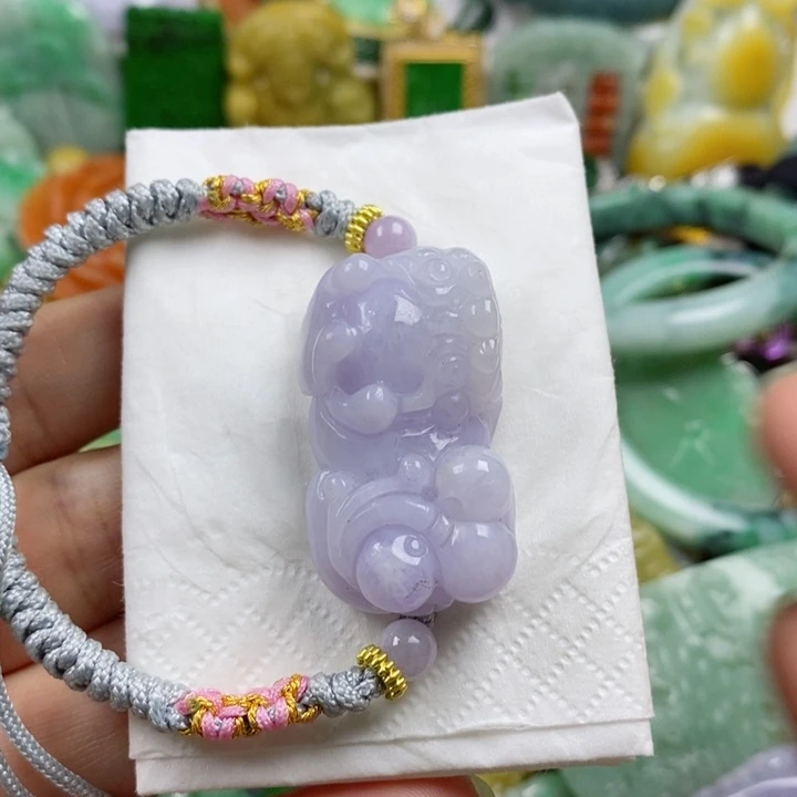 翡翠吊坠(赠链)未镶嵌