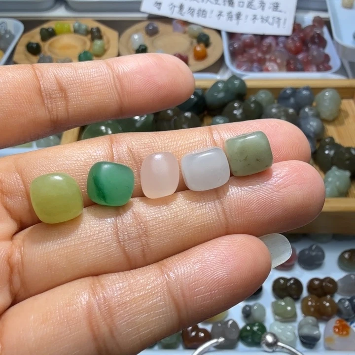 和田玉未镶嵌珠宝奇石