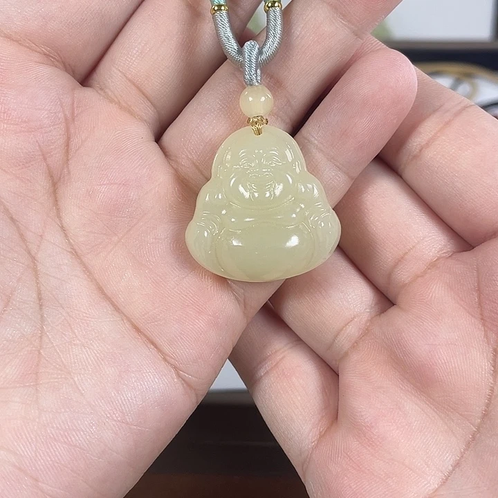 石英质玉未镶嵌颈饰佛公