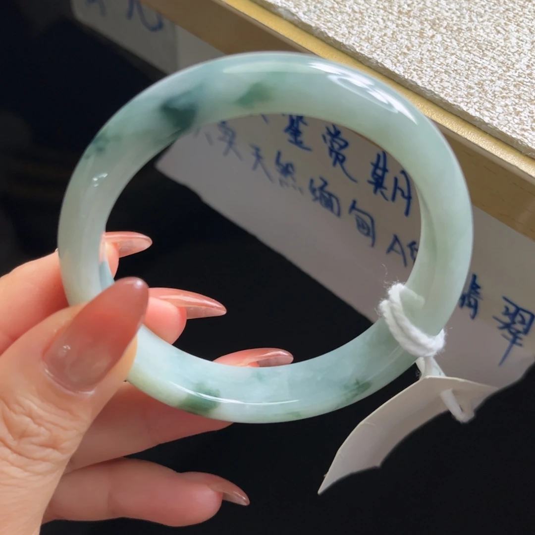 翡翠未镶嵌手镯手镯