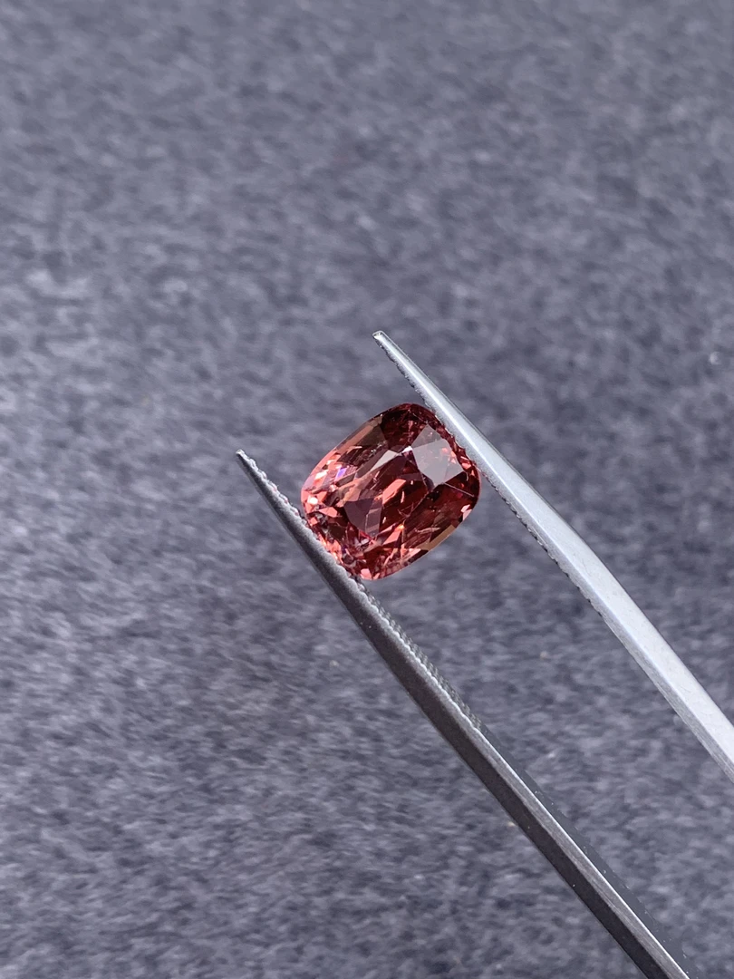 缅甸天然尖晶石-帕帕色调-枕型切-2.86ct-G79