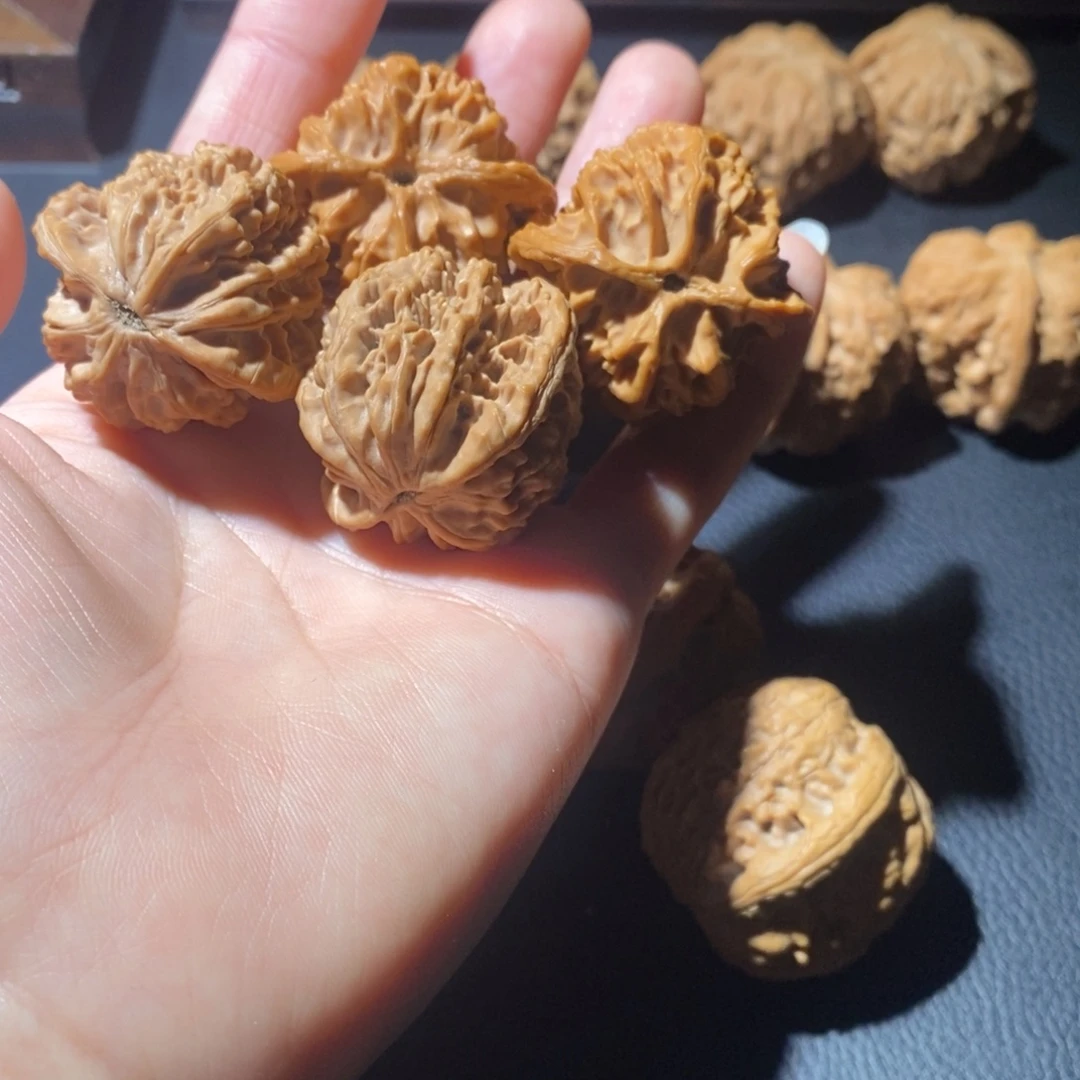 咩***猪文玩核桃吊坠两对