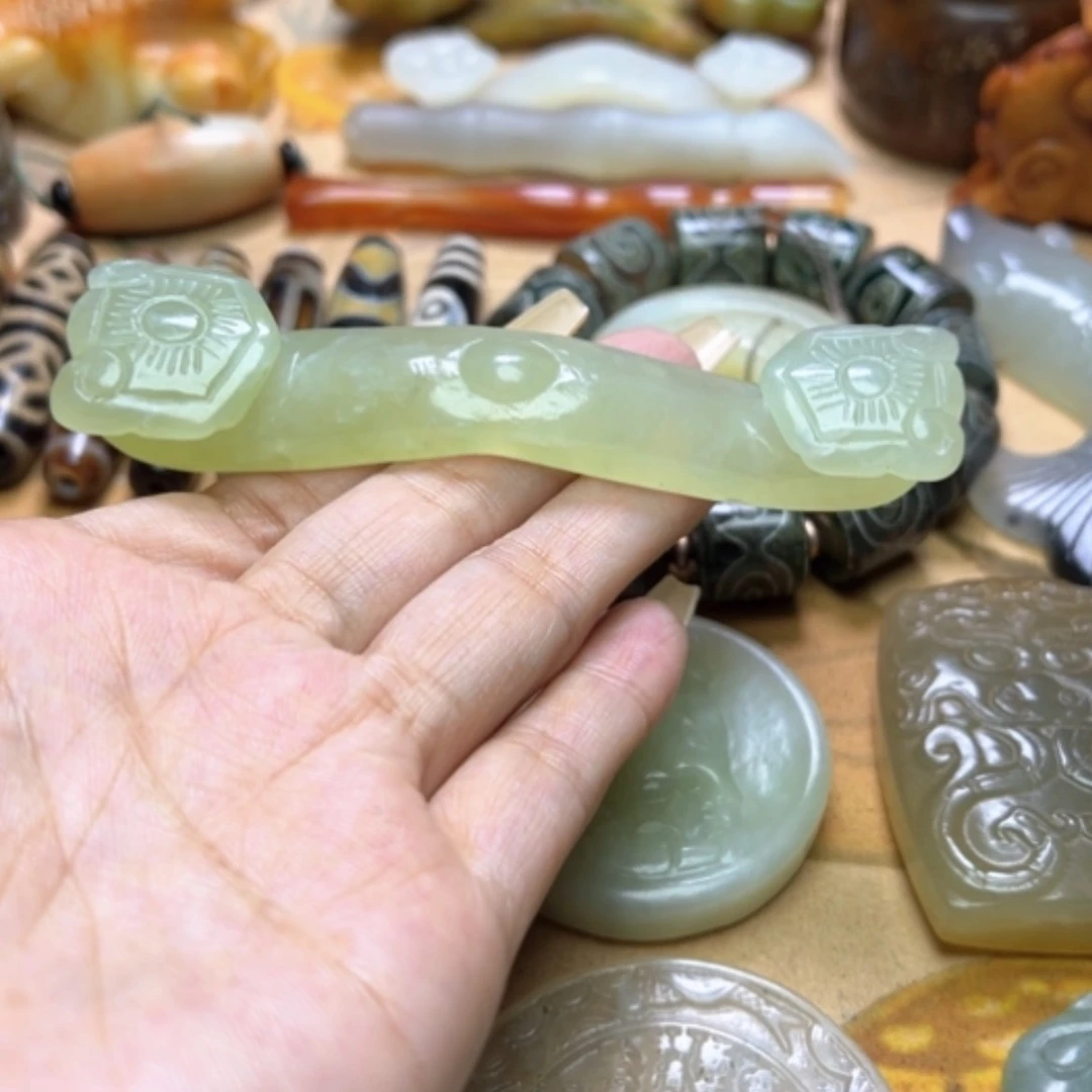 【闪购商品】蛇纹石玉颈饰未镶嵌