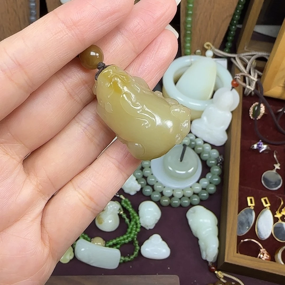 和田玉未镶嵌颈饰